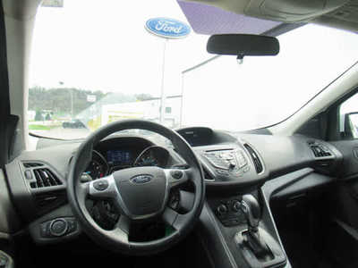 2014 Ford Escape, $9500. Photo 5