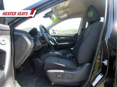 2019 Nissan Rogue, $17900. Photo 4