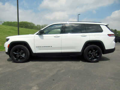2022 Jeep Grand Cherokee L, $33900. Photo 2