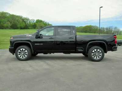 2025 Chevrolet 1500 Crew Cab, $. Photo 2