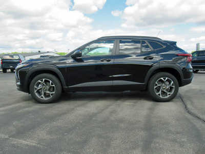 2025 Chevrolet Trax, $23900. Photo 2