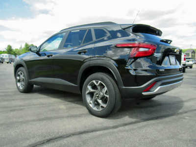 2025 Chevrolet Trax, $23900. Photo 3
