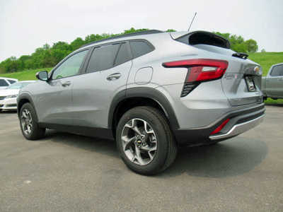 2025 Chevrolet Trax, $23900. Photo 5