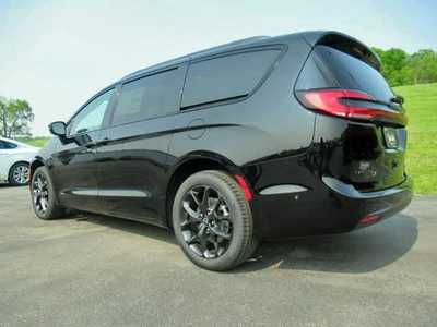 2025 Chrysler Pacifica, $. Photo 3