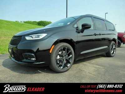 2025 Chrysler Pacifica, $. Photo 1