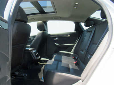 2016 Chevrolet Impala, $8900. Photo 4