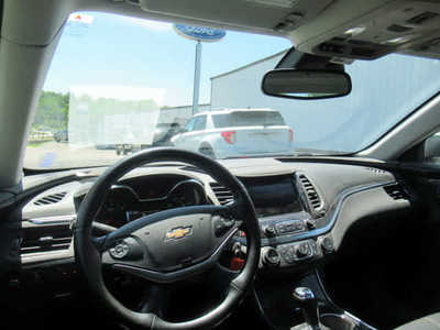 2016 Chevrolet Impala, $8900. Photo 5