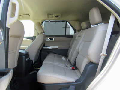 2023 Ford Explorer, $36900. Photo 4
