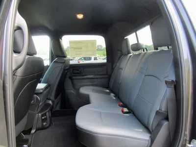 2025 RAM 2500 Crew Cab, $. Photo 5