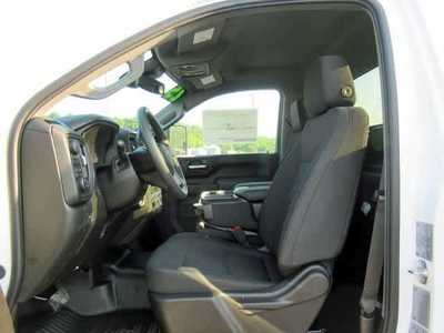 2025 Chevrolet 2500 Reg Cab, $. Photo 4