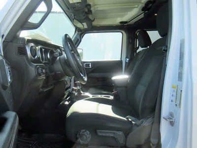 2019 Jeep Wrangler Unlimited, $28900. Photo 3