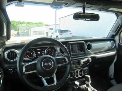 2019 Jeep Wrangler Unlimited, $28900. Photo 5