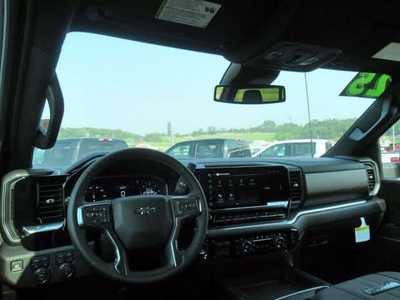 2025 Chevrolet 2500 Crew Cab, $. Photo 6