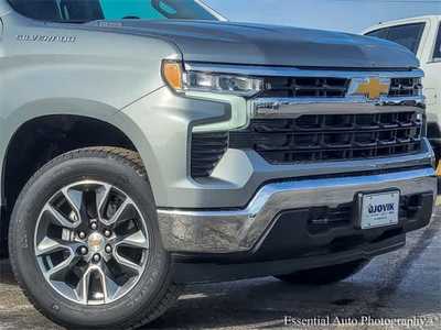 2025 Chevrolet 1500 Crew Cab, $. Photo 2