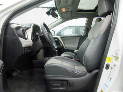2015 Toyota RAV4, $15500. Photo 3