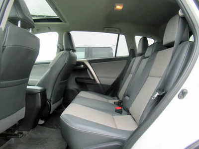 2015 Toyota RAV4, $15500. Photo 4