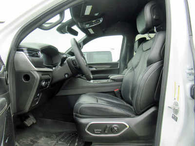 2022 Jeep Wagoneer, $44900. Photo 3
