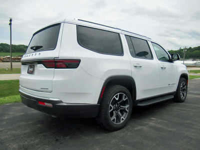 2022 Jeep Wagoneer, $44900. Photo 8