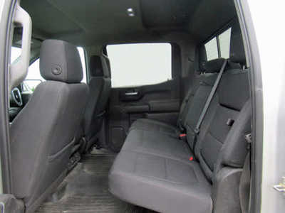 2022 Chevrolet 1500 Crew Cab, $35900. Photo 4
