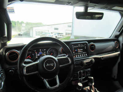 2022 Jeep Gladiator, $40900. Photo 5