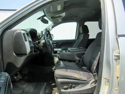 2014 Chevrolet 1500 Ext Cab, $13900. Photo 3