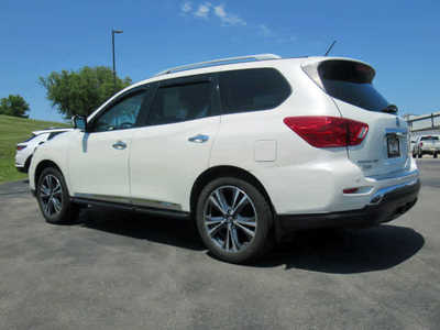 2018 Nissan Pathfinder, $13900. Photo 3