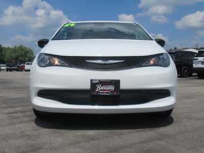 2024 Chrysler Voyager, $28900. Photo 11