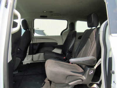 2024 Chrysler Voyager, $27500. Photo 3