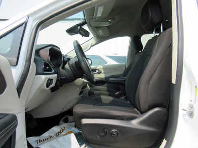 2024 Chrysler Voyager, $27500. Photo 4