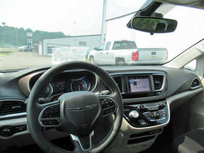 2024 Chrysler Voyager, $27500. Photo 6