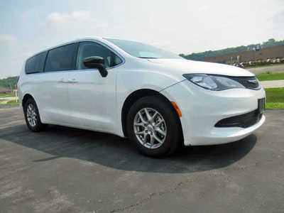 2024 Chrysler Voyager, $27500. Photo 7