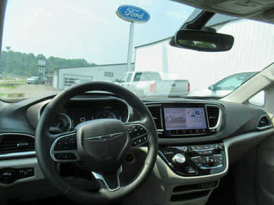 2023 Chrysler Pacifica, $27500. Photo 6