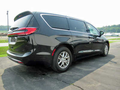 2023 Chrysler Pacifica, $27500. Photo 8