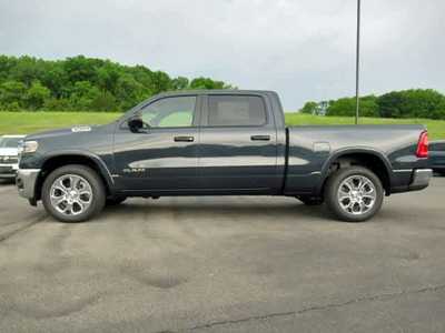 2025 RAM 1500 Crew Cab, $. Photo 2