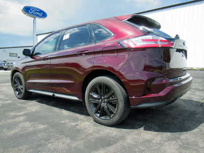 2022 Ford Edge, $30500. Photo 2