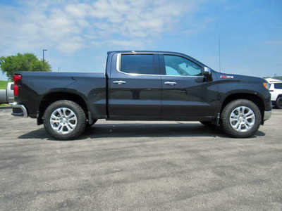 2024 Chevrolet 1500 Crew Cab, $53900. Photo 12