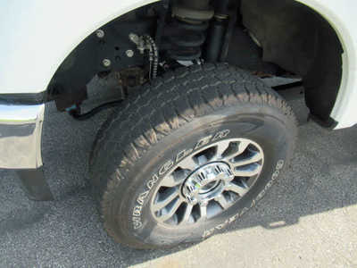 2022 Ford F350 Crew Cab, $52900. Photo 7