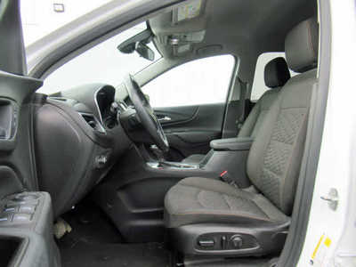 2021 Chevrolet Equinox, $20900. Photo 3