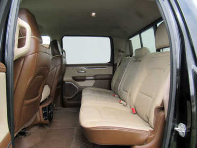 2019 RAM 1500 Crew Cab, $. Photo 4