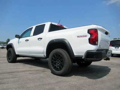 2025 Chevrolet Colorado Crew Cab, $. Photo 3