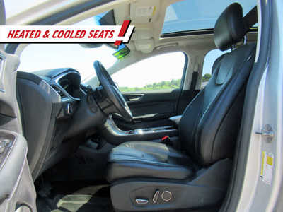 2019 Ford Edge, $17500. Photo 4