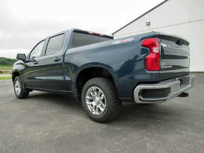2023 Chevrolet 1500 Crew Cab, $37900. Photo 2