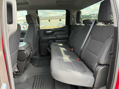 2021 Chevrolet 1500 Crew Cab, $34500. Photo 5