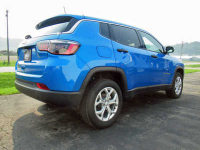2024 Jeep Compass, $26900. Photo 7
