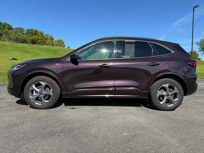 2023 Ford Escape, $24900. Photo 2