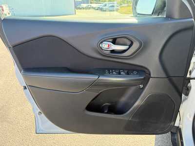 2015 Jeep Cherokee, $8900. Photo 12