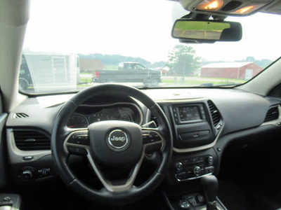 2015 Jeep Cherokee, $8900. Photo 5