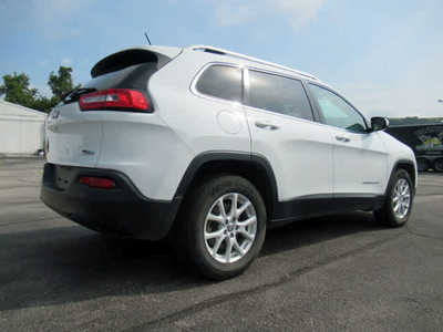 2015 Jeep Cherokee, $8900. Photo 7