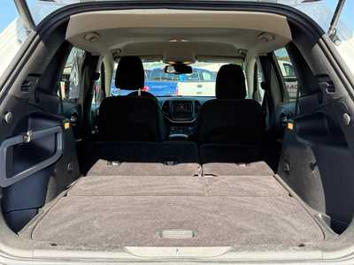 2015 Jeep Cherokee, $8900. Photo 8