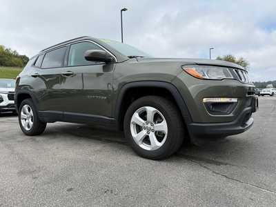 2018 Jeep Compass, $16900. Photo 4